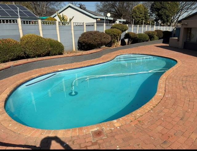 5 BEDROOM HOUSE FOR SALE IN HURLYVALE